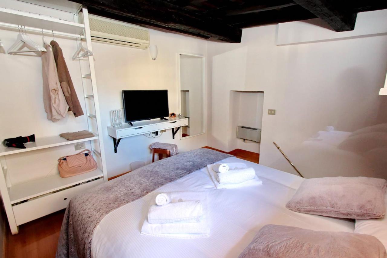 Rent In Rome Trevi Fountain Suite Eksteriør bilde